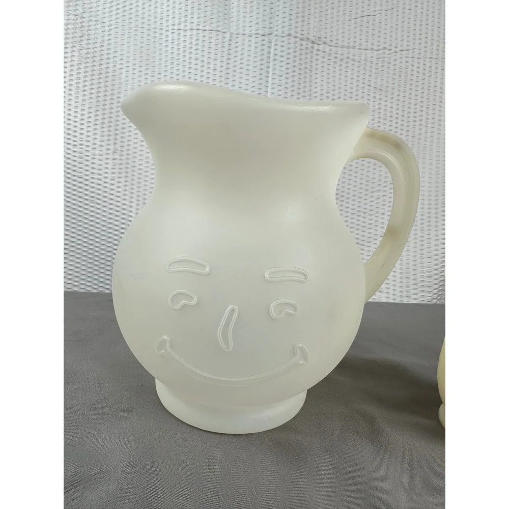 Vintage 1983 Kool AID Man 2‎ quart pitcher w/ 1 matching Cup. Used